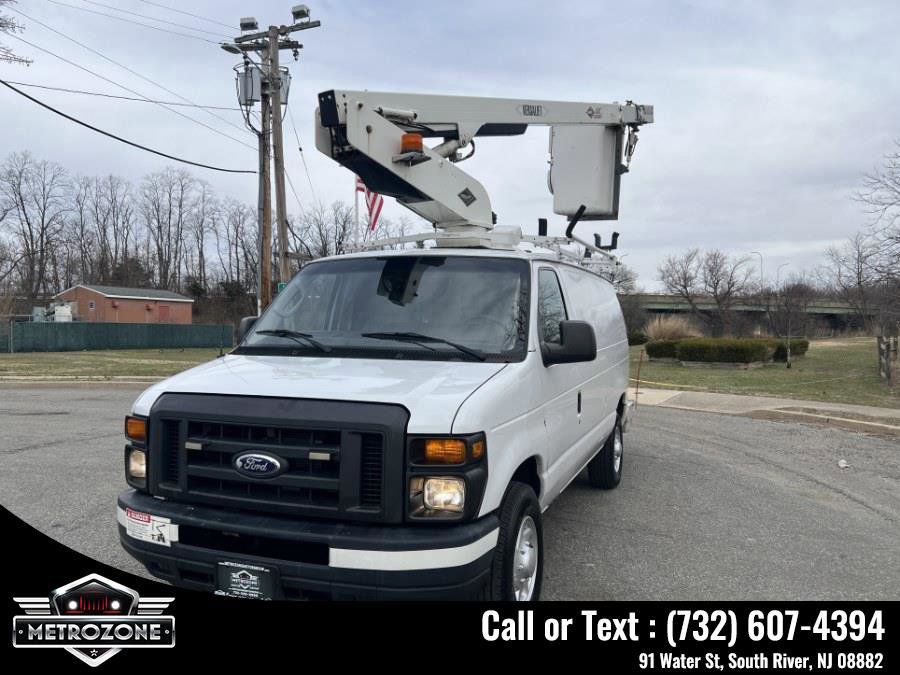 Used 2014 Ford E-350 and Econoline 350 Super Duty w/ Power Group image 4