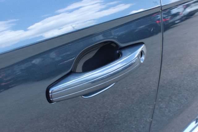 Used 2023 Lincoln Nautilus AWD w/ Premium Package image 9