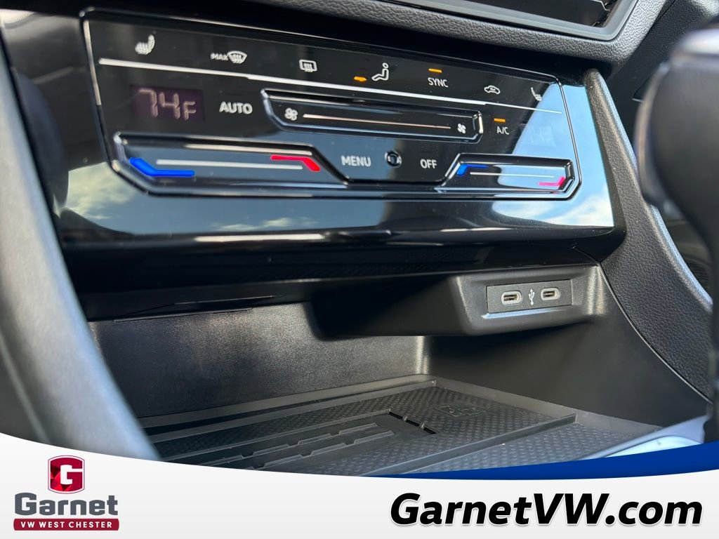 Certified 2025 Volkswagen Jetta SE image 31