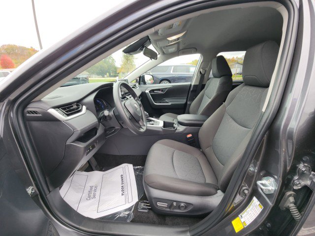 Used 2025 Toyota RAV4 XLE image 28