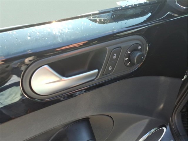 Used 2014 Volkswagen Beetle R-Line image 9