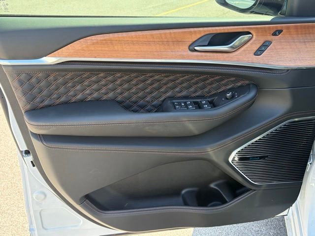 New 2026 Jeep Grand Cherokee L Summit image 13