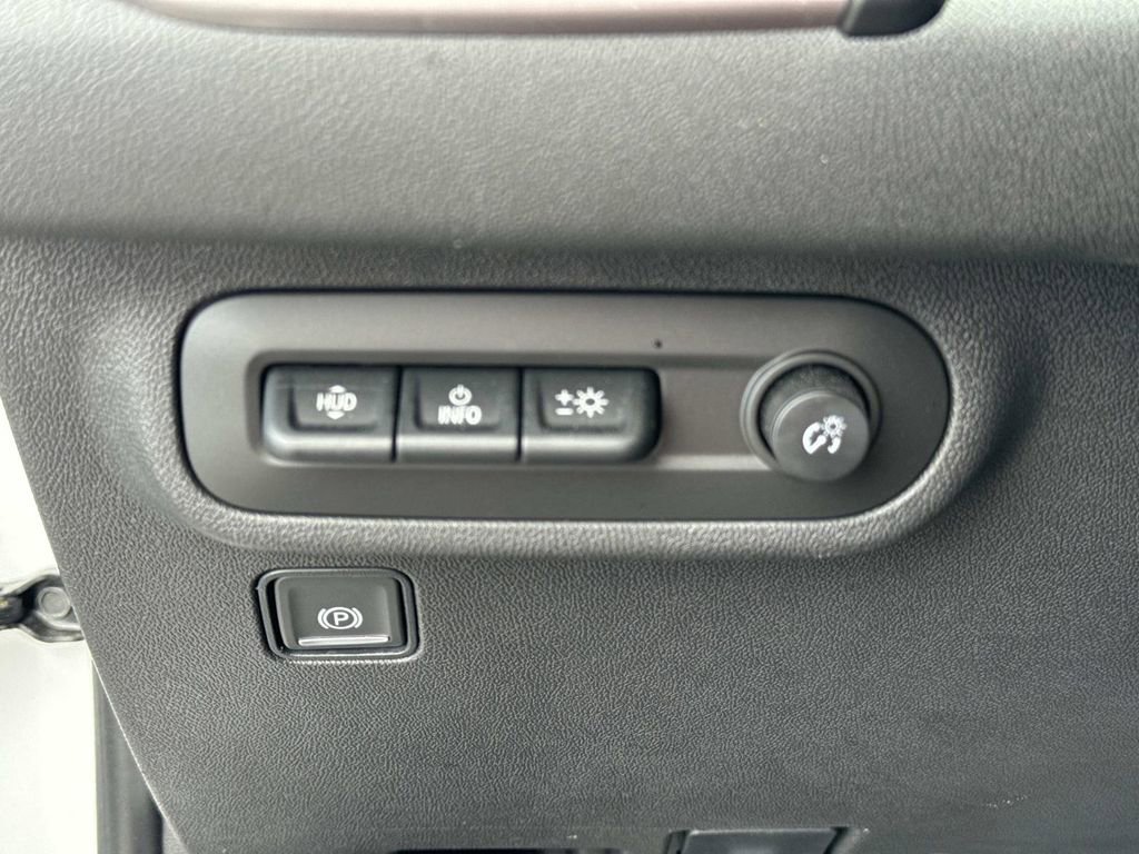 Used 2024 GMC Terrain AT4 w/ Infotainment Package II image 29