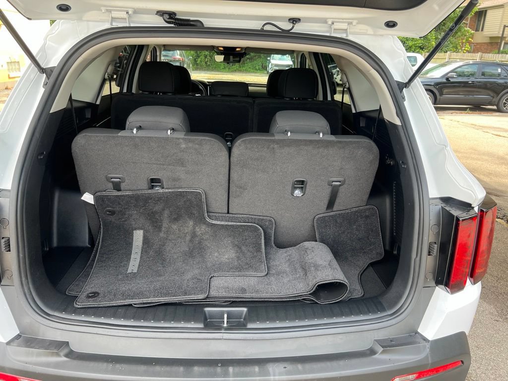 Certified 2022 Kia Sorento LX FWD image 11