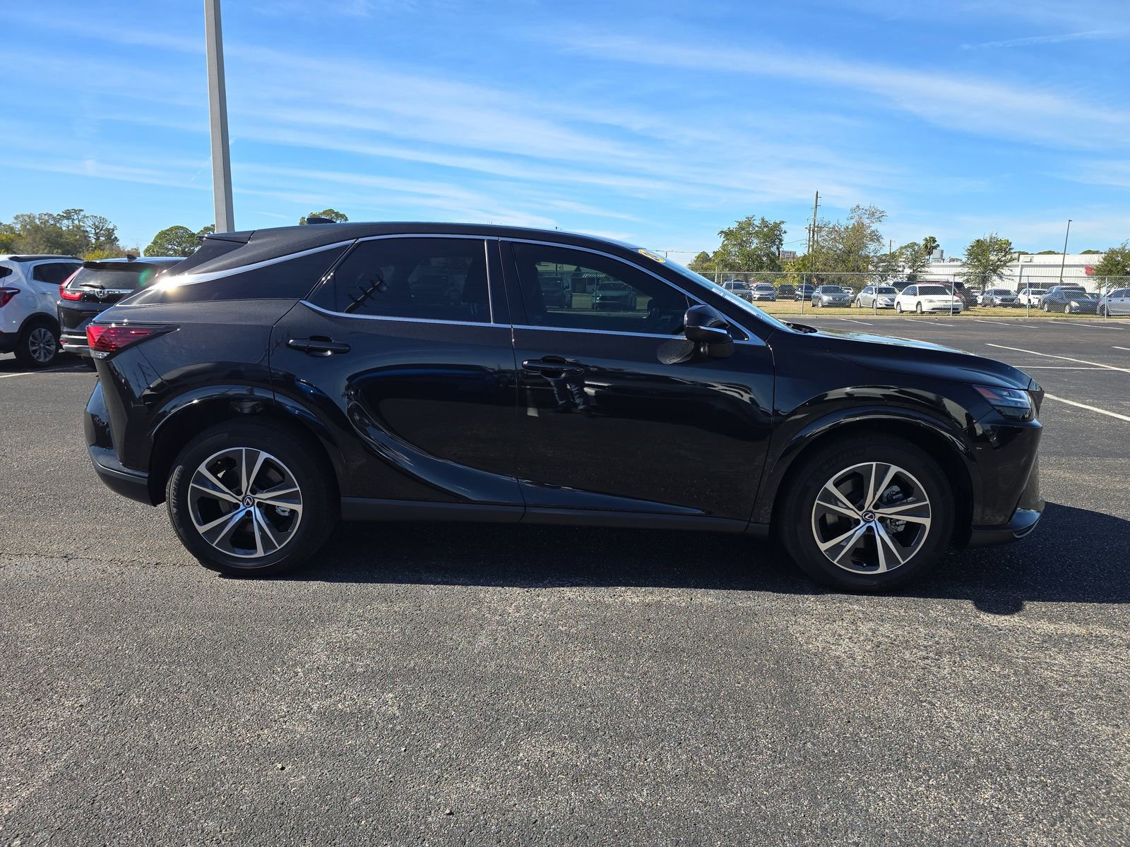 Used 2024 Lexus RX 350 FWD w/ Technology Package image 3