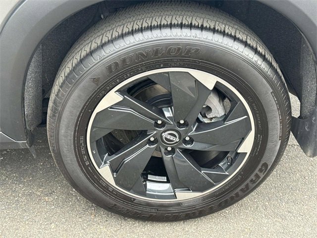 Certified 2024 Nissan Rogue SV image 30
