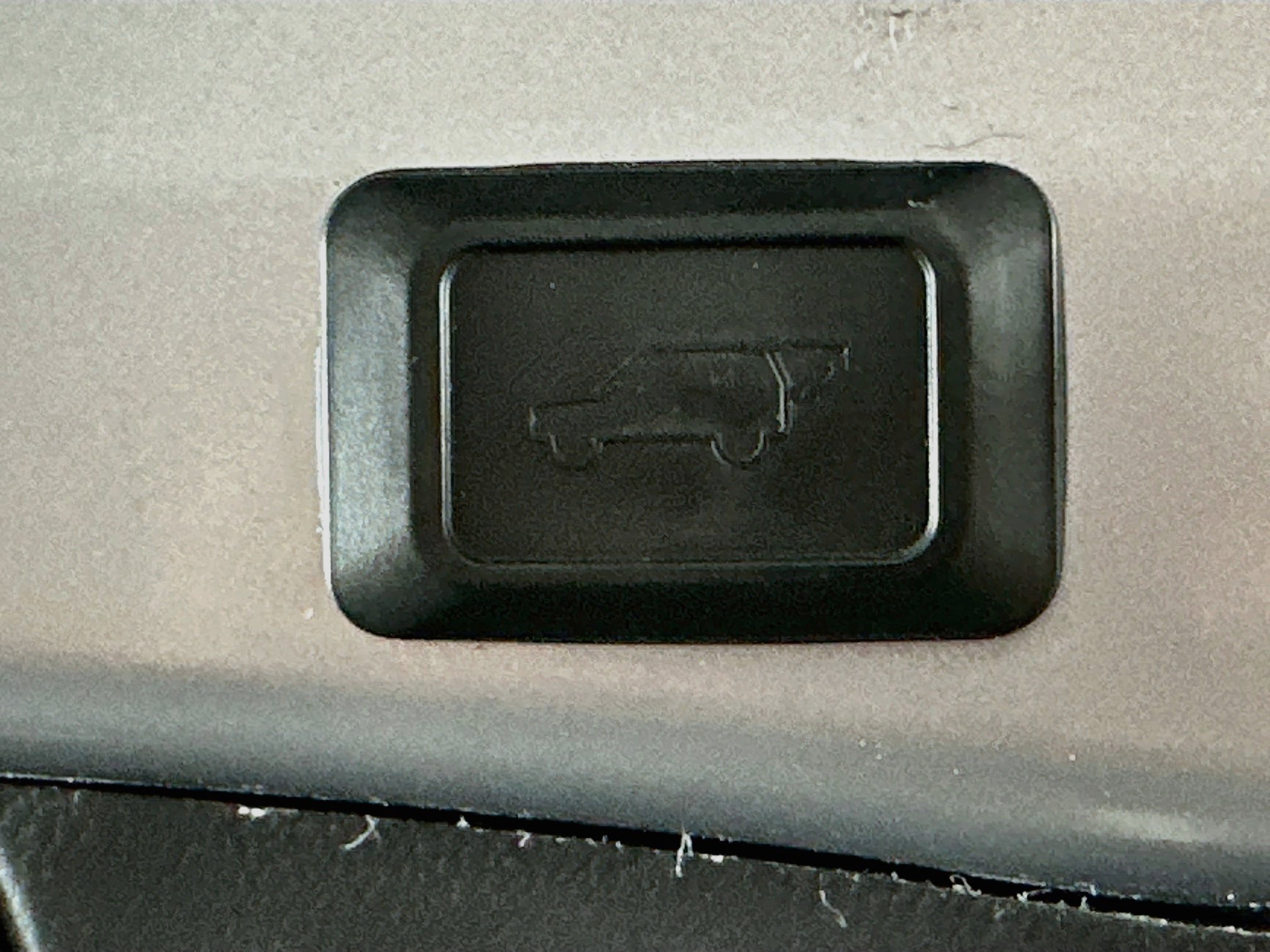 Used 2022 Toyota RAV4 XLE Premium FWD image 29