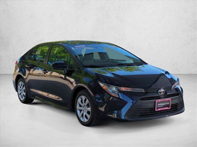 Used 2025 Toyota Corolla LE FWD image 3
