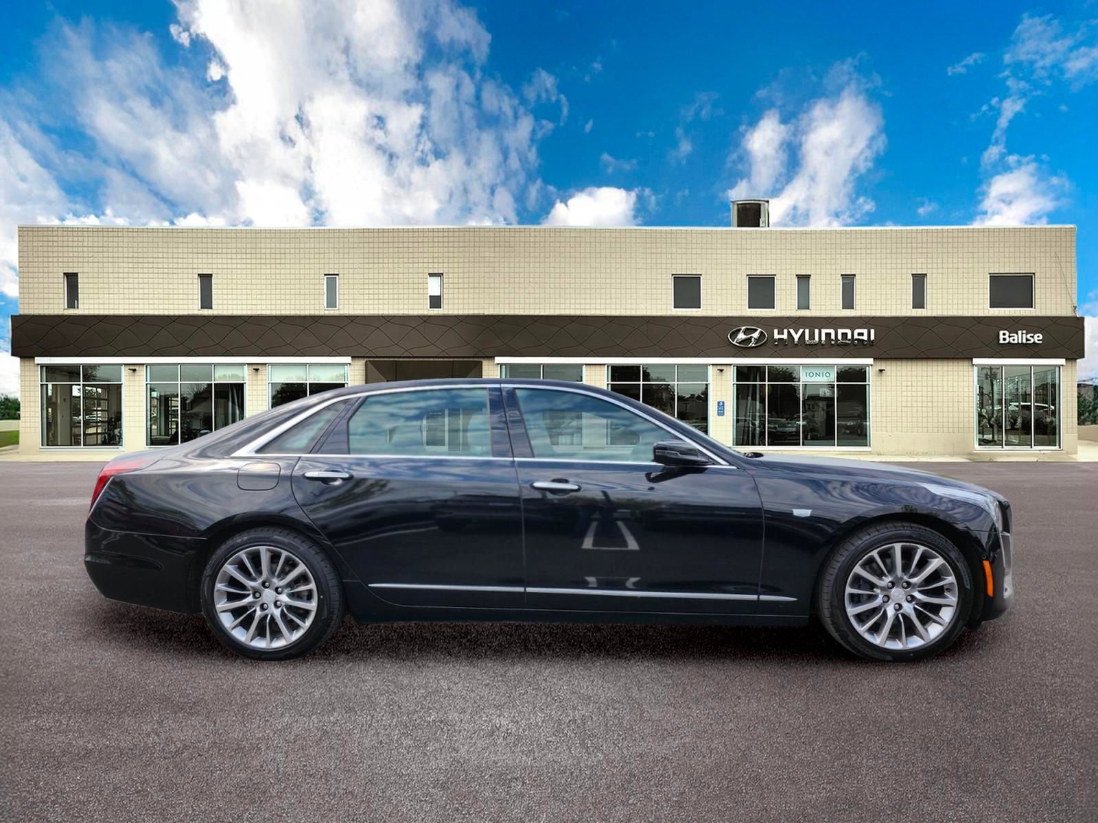 Used 2018 Cadillac CT6 Luxury AWD/4WD image 2