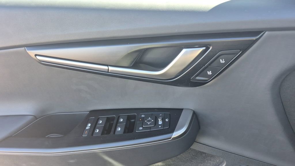 New 2025 Kia EV6 Light w/ Light LR Technology Package image 7