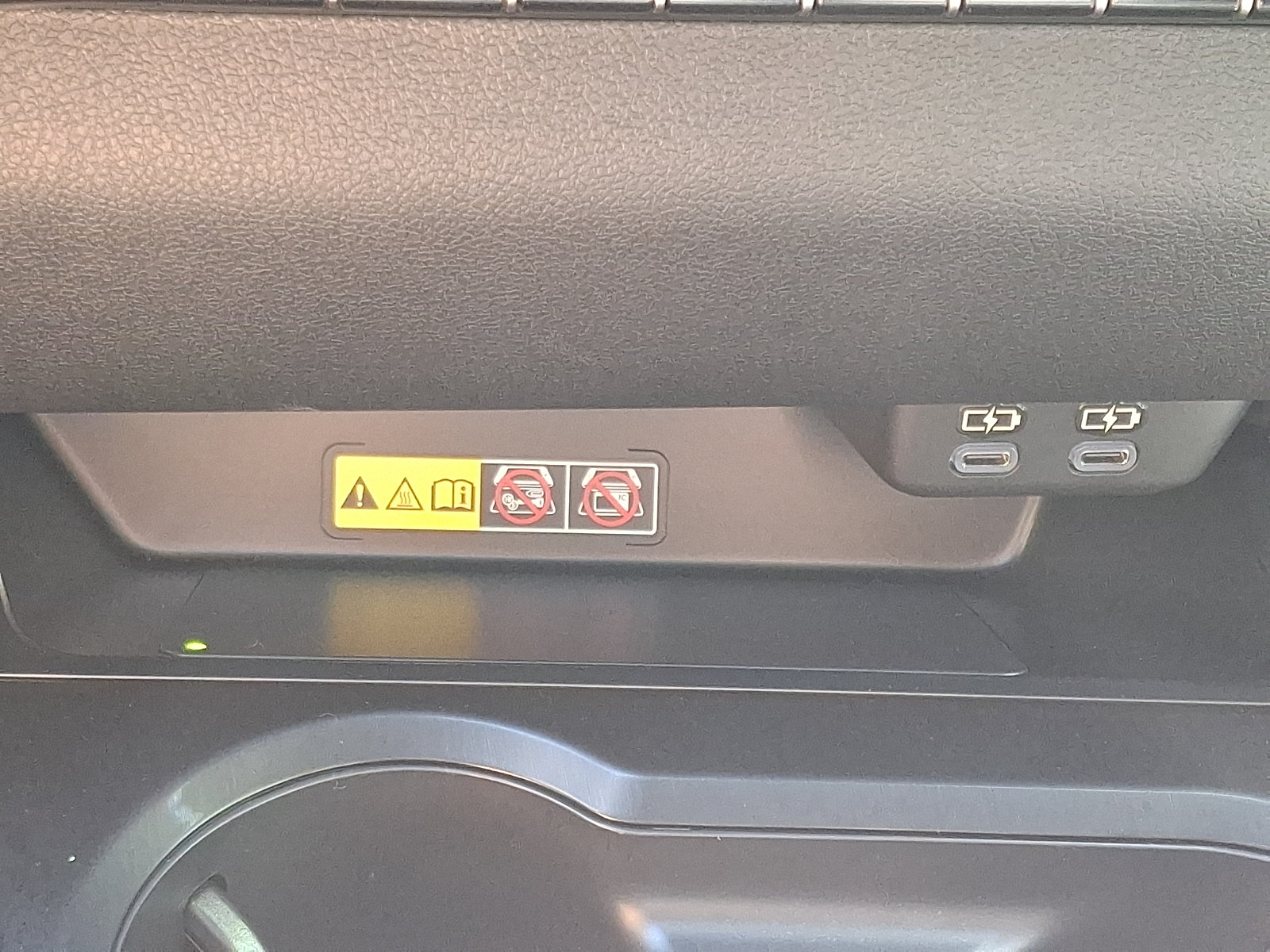 Used 2025 Lexus UX 300h AWD w/ Accessory Package (Z2) image 23