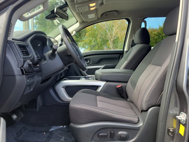 Used 2024 Nissan Titan SV w/ SV Convenience Package image 23