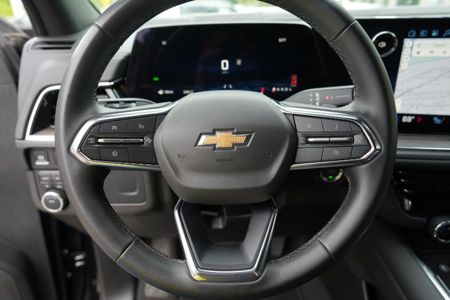 Used 2025 Chevrolet Suburban LT AWD/4WD image 26
