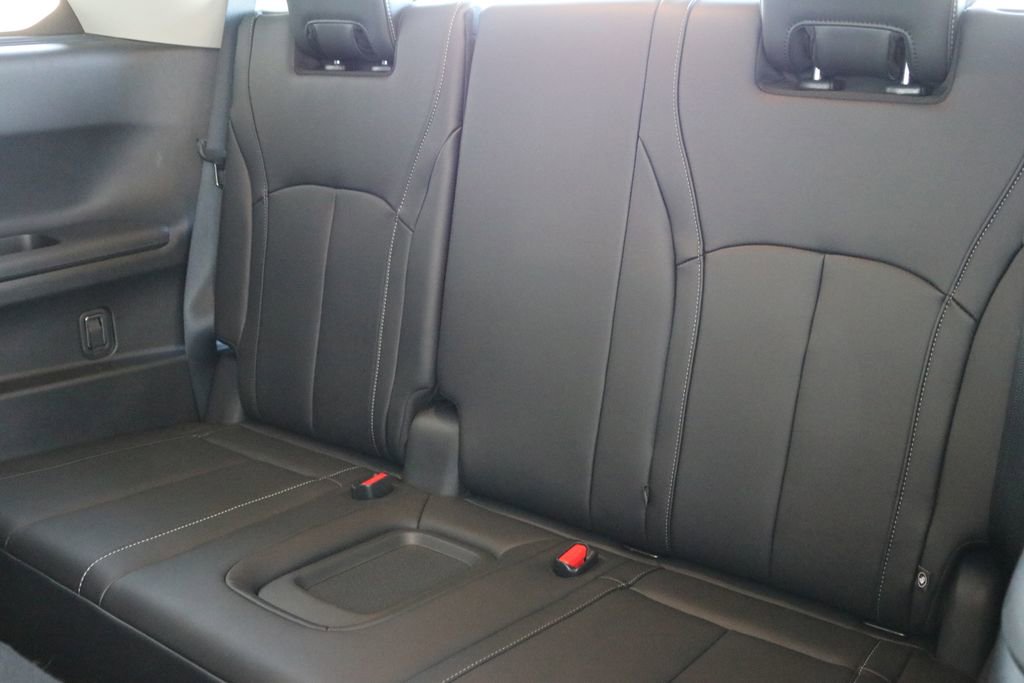 Certified 2025 INFINITI QX60 Luxe w/ Vision Package image 25