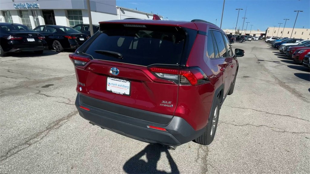 Used 2022 Toyota RAV4 XLE image 9