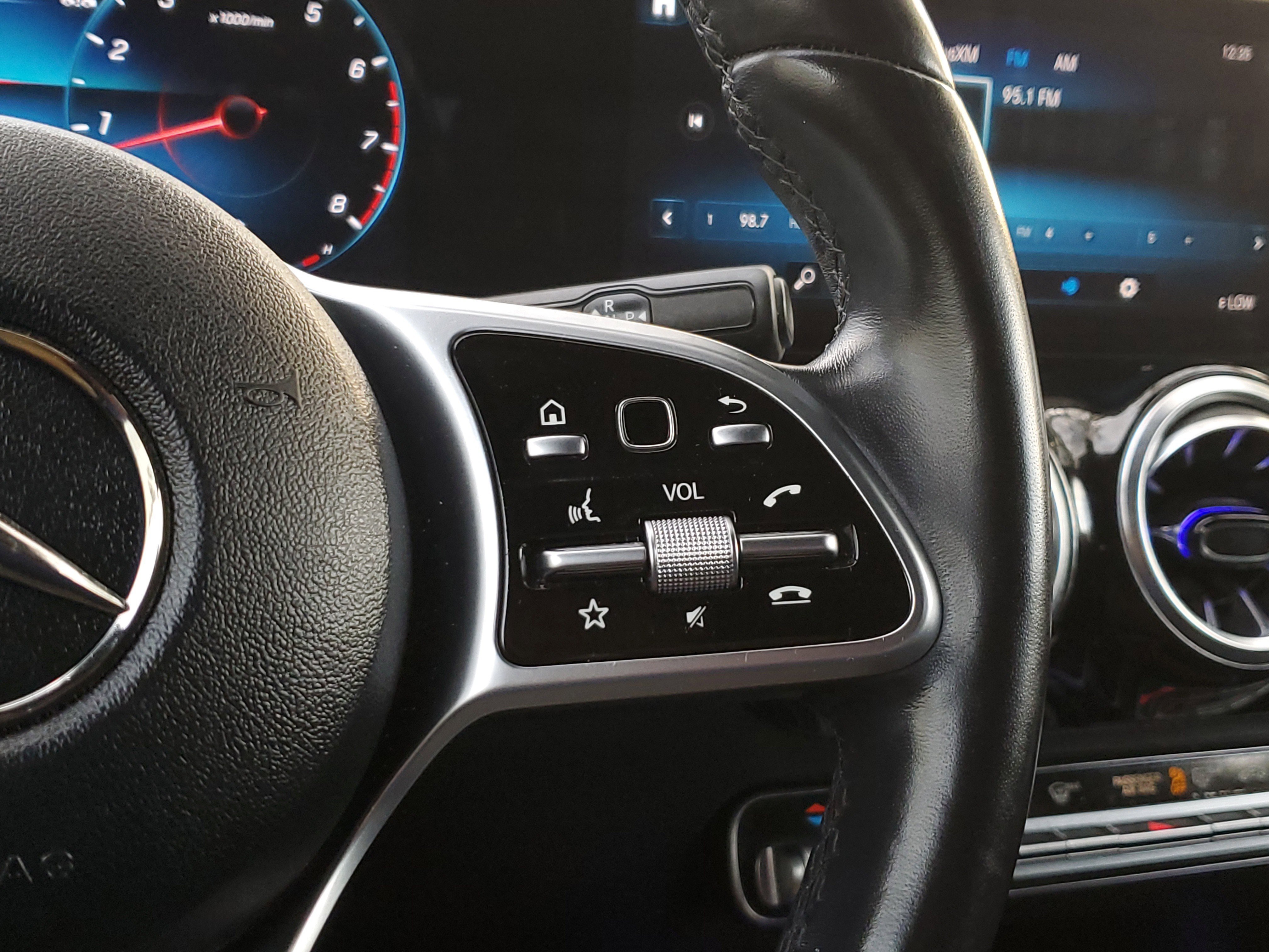 Used 2023 Mercedes-Benz GLA 250 w/ Premium Package image 25