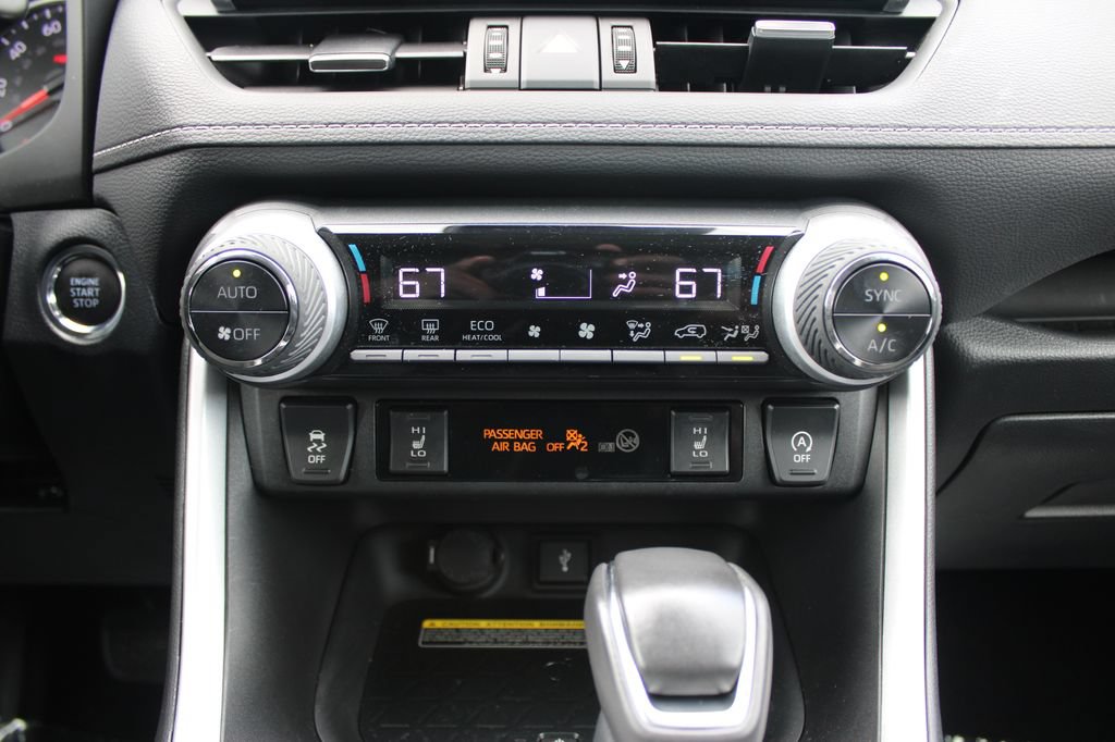 Used 2021 Toyota RAV4 XLE Premium AWD/4WD image 24