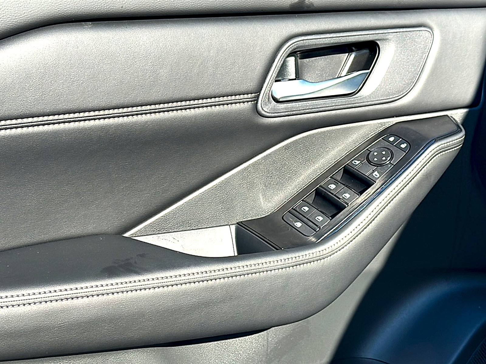 New 2026 Nissan Rogue SV w/ SV Premium Package image 13