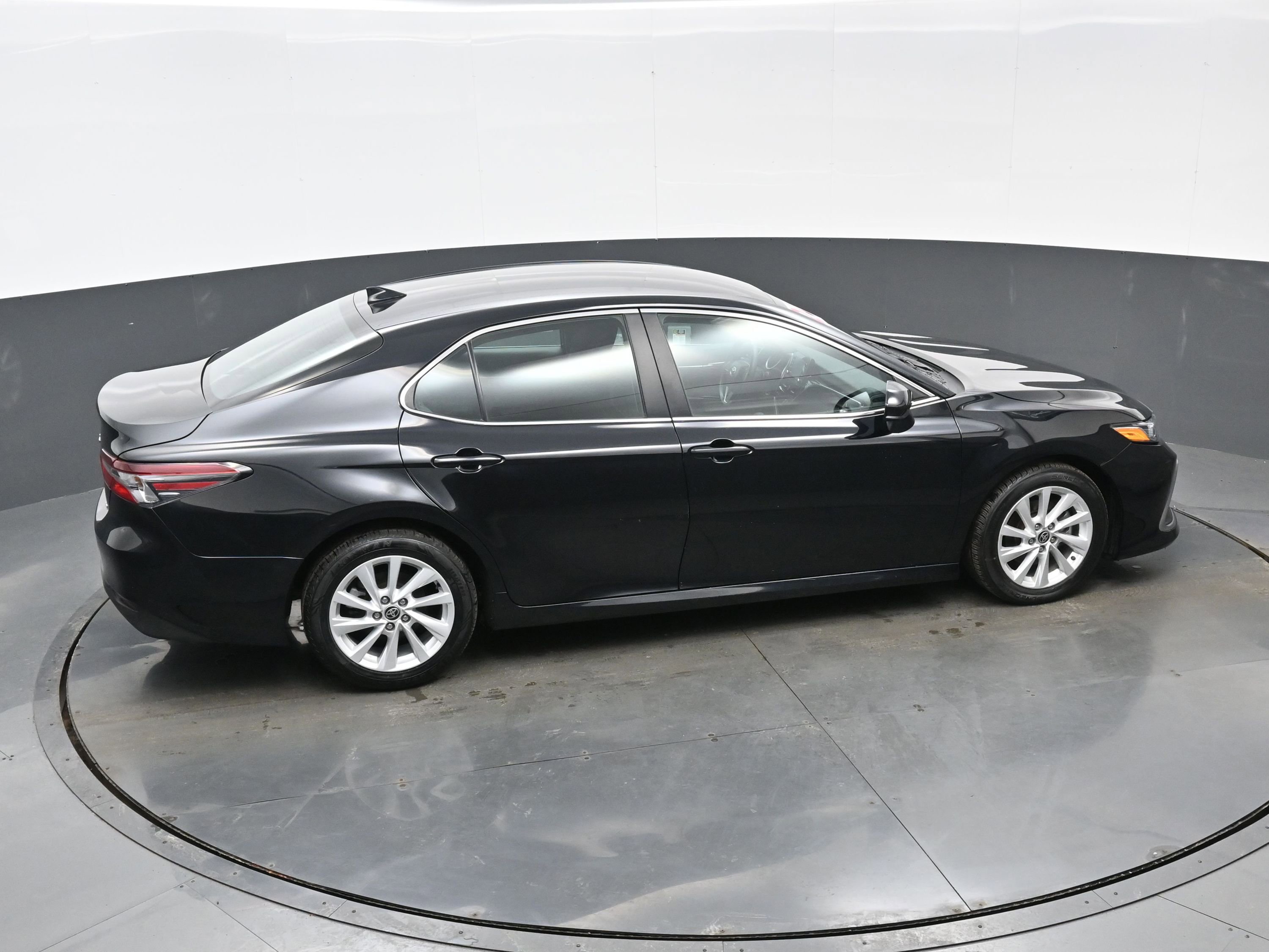 Used 2024 Toyota Camry LE image 40