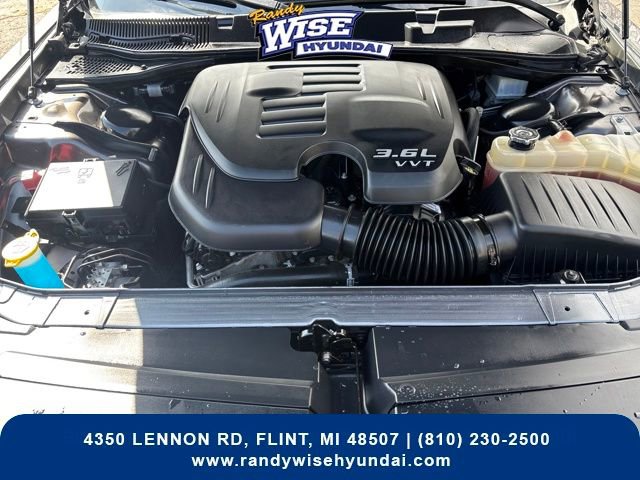 Used 2022 Dodge Challenger SXT w/ Blacktop Package image 4