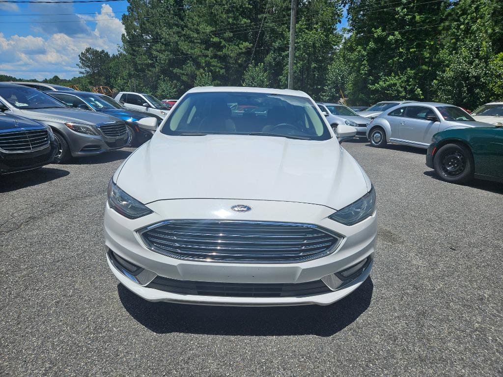 Used 2017 Ford Fusion SE w/ Equipment Group 601A FWD image 4