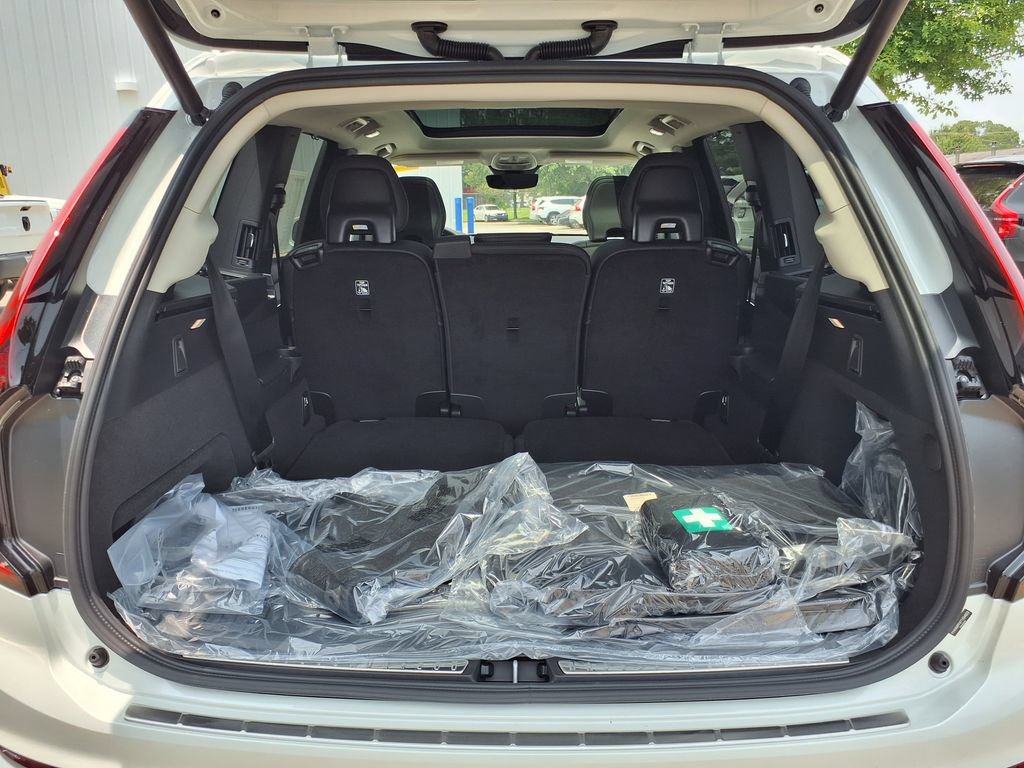 New 2026 Volvo XC90 T8 Ultra w/ Protection Package Premier AWD/4WD image 10
