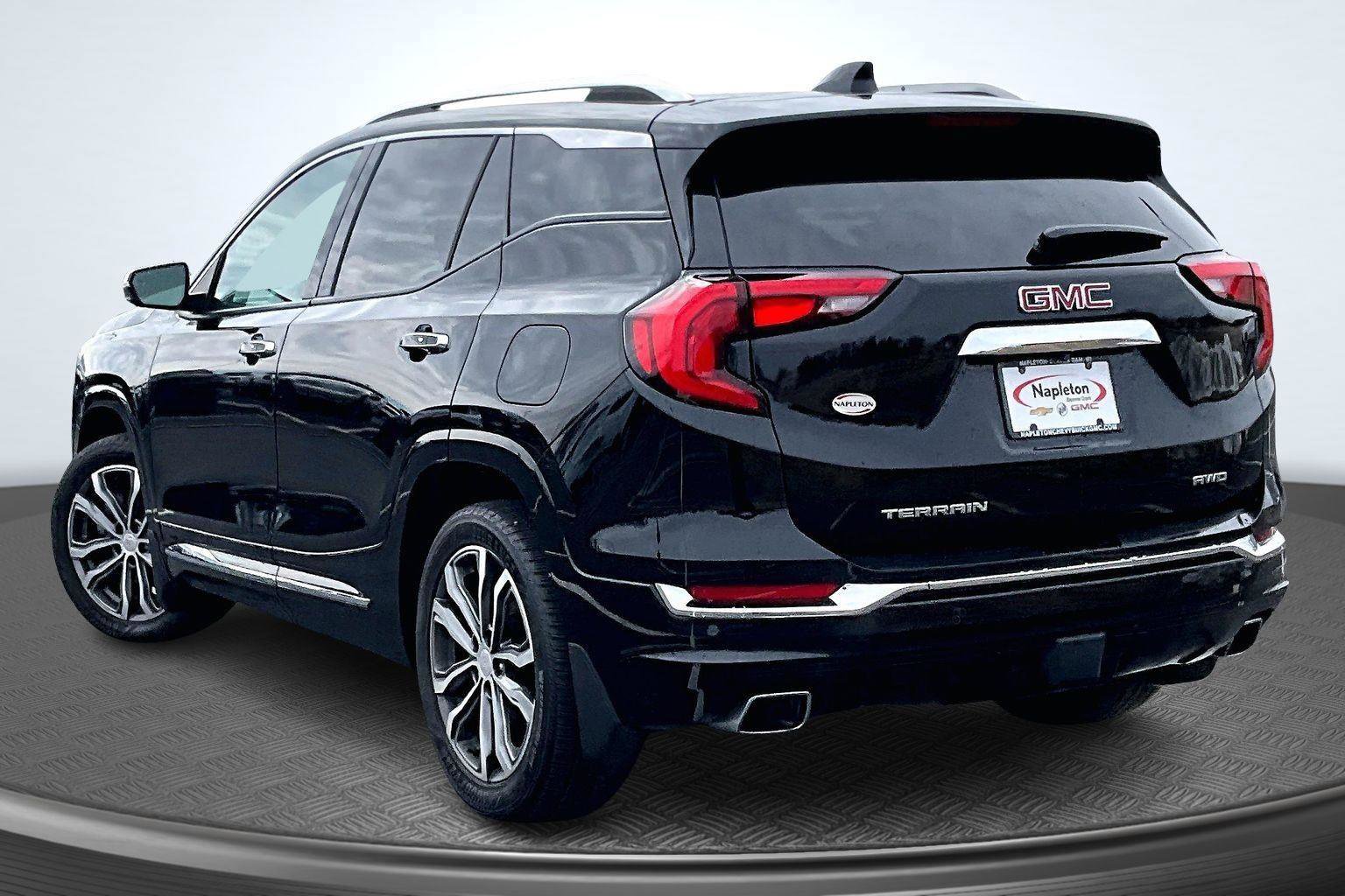 Used 2020 GMC Terrain Denali w/ Denali Premium Package AWD/4WD image 13