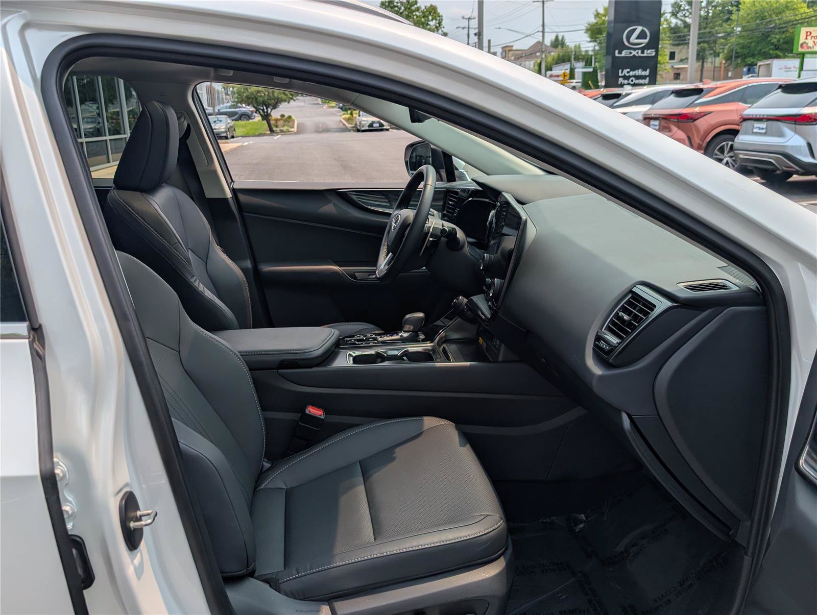 Certified 2025 Lexus NX 350 AWD w/ Accessory Package (2T) image 11