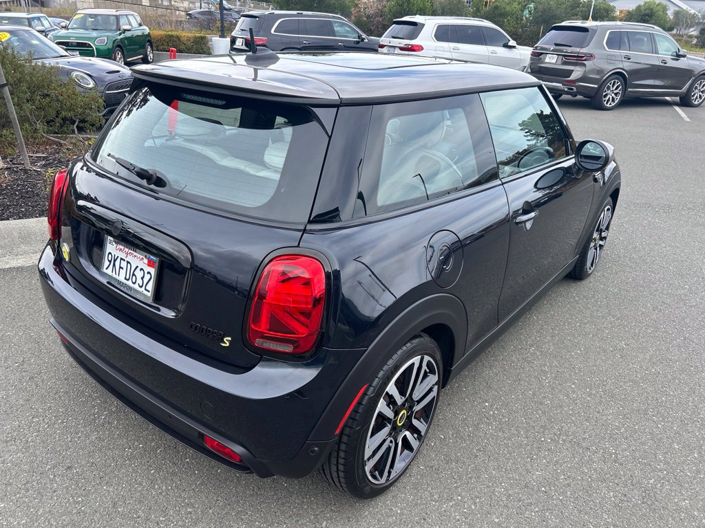 Used 2024 MINI Cooper SE FWD image 5