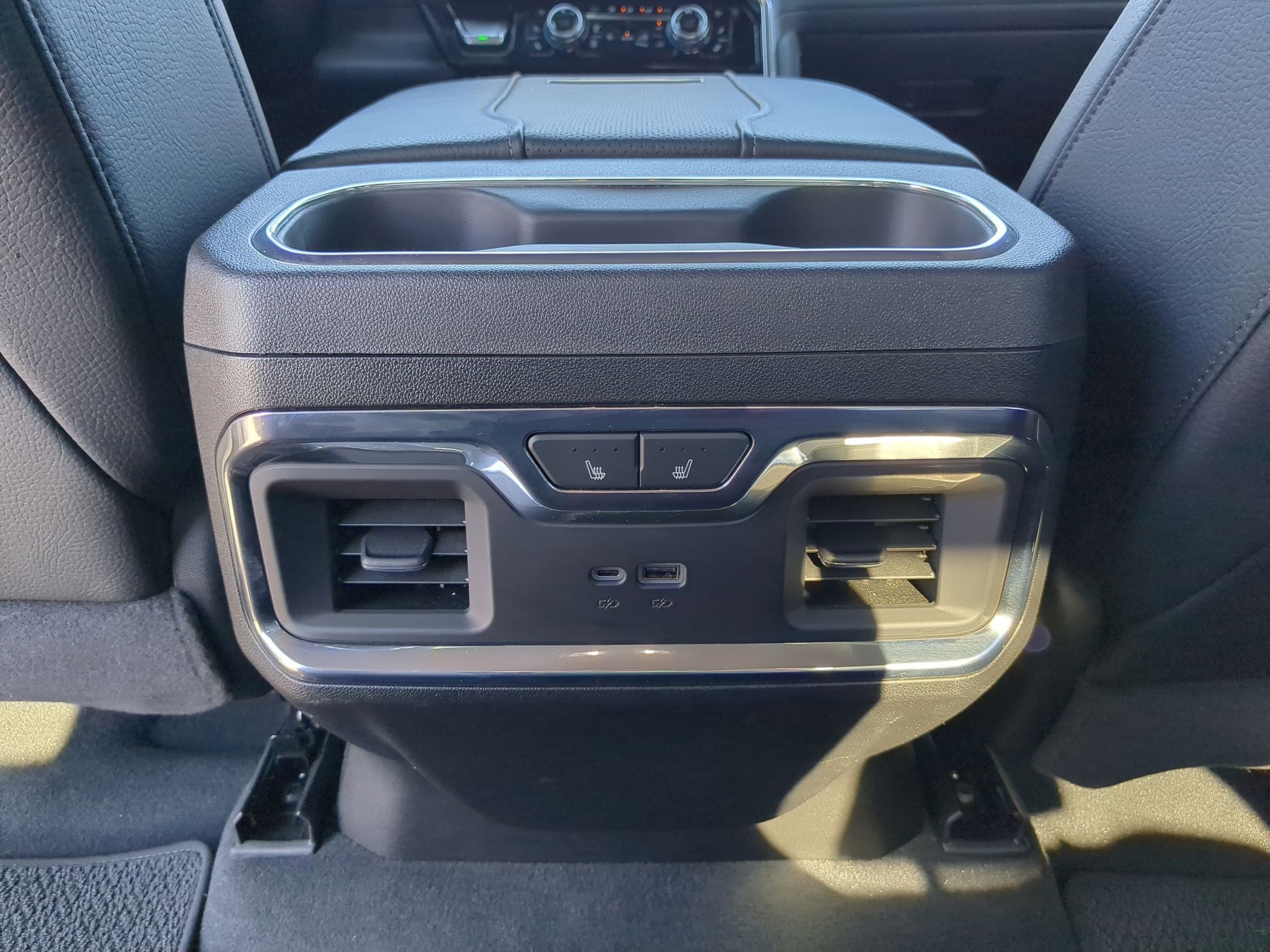 Used 2024 GMC Sierra 2500 Denali image 30