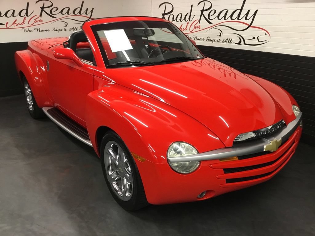 Used 2005 Chevrolet SSR w/ Preferred Equipment Group RWD image 2
