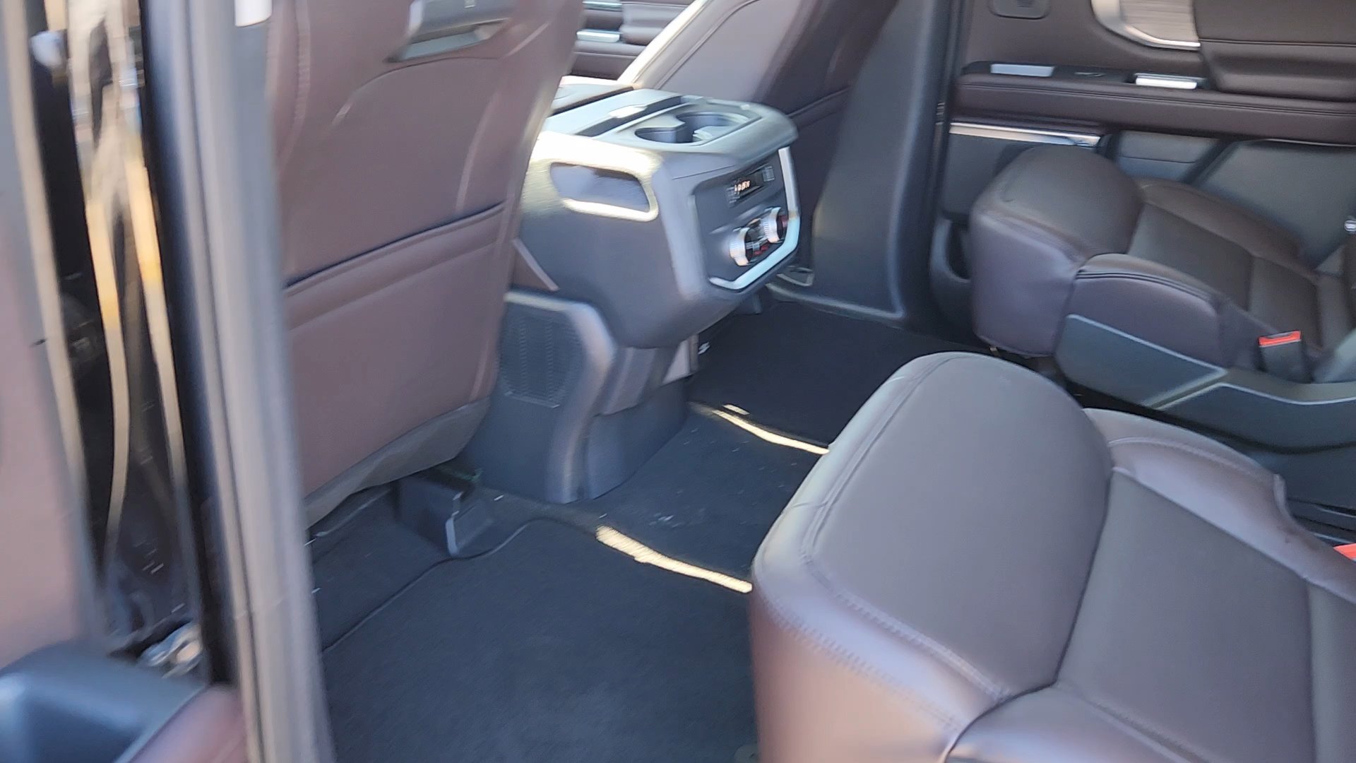 New 2025 Ford Expedition Platinum w/ Platinum Ultimate Package AWD/4WD image 23