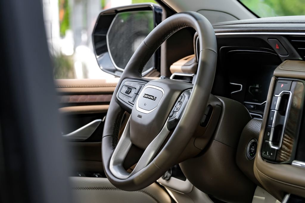 Used 2022 GMC Yukon Denali AWD/4WD image 13