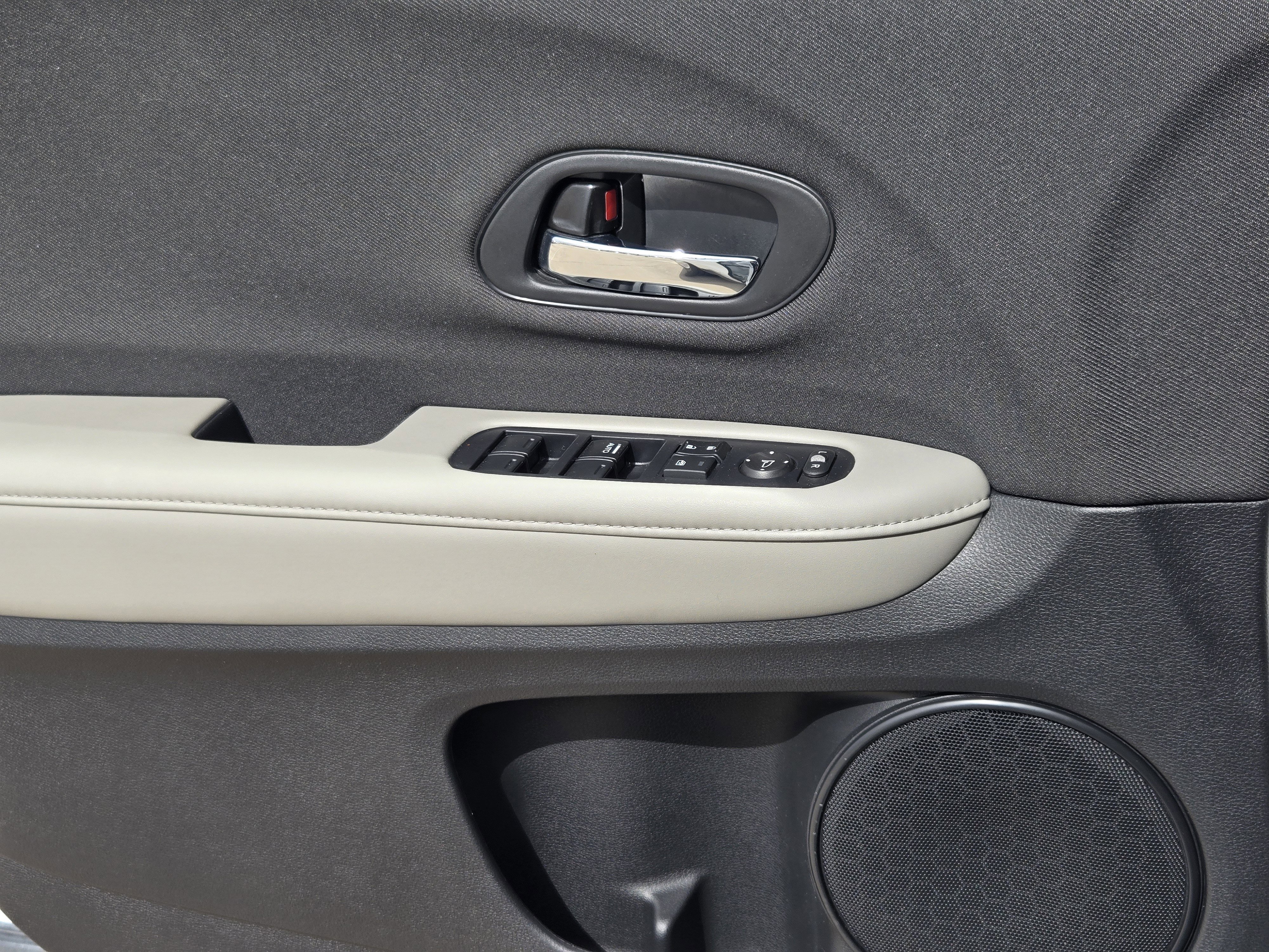 Used 2021 Honda HR-V LX image 20