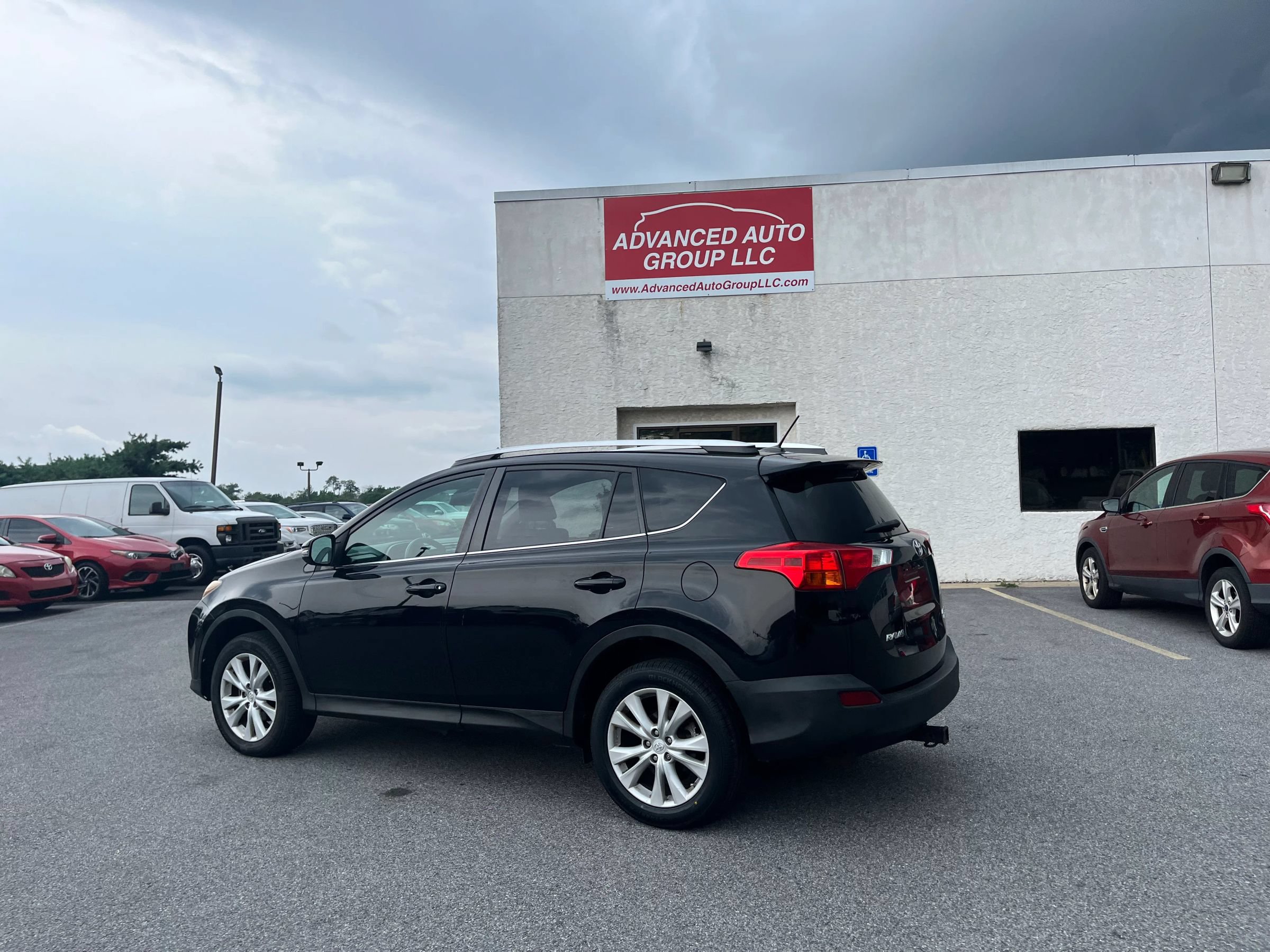Used 2013 Toyota RAV4 Limited AWD/4WD image 3