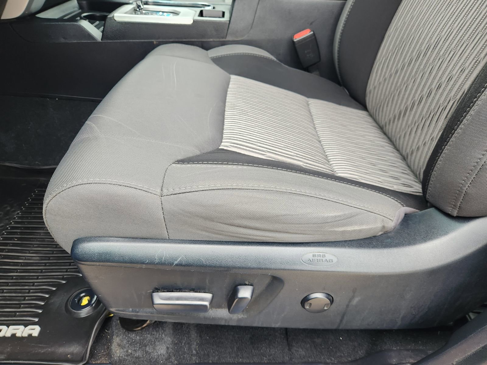 Used 2017 Toyota Tundra SR5 AWD/4WD image 30