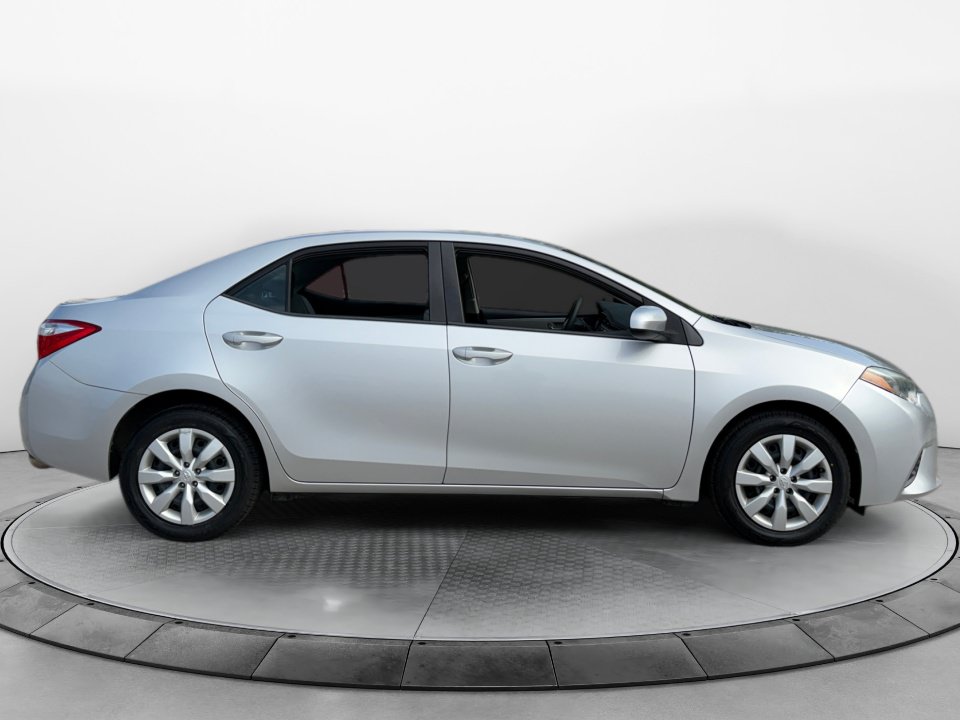 Used 2016 Toyota Corolla LE FWD image 8