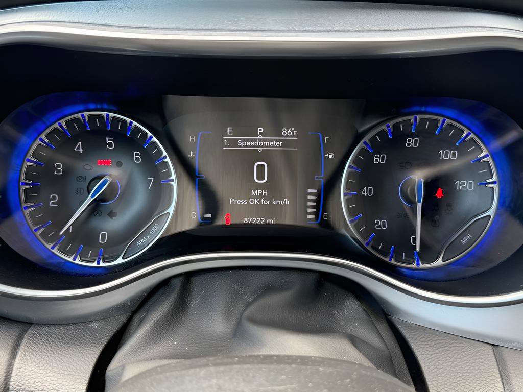 Used 2018 Chrysler Pacifica Touring Plus w/ S Appearance Package FWD image 22