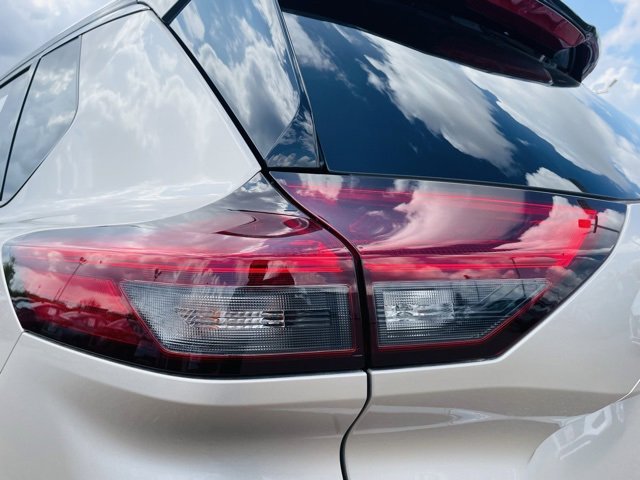 Used 2024 Nissan Rogue Platinum w/ Platinum Premium Package image 7