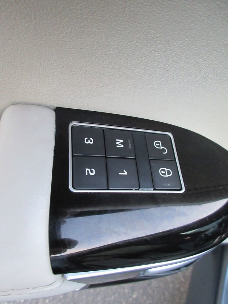 Used 2017 Land Rover Range Rover Long Wheelbase Supercharged image 24