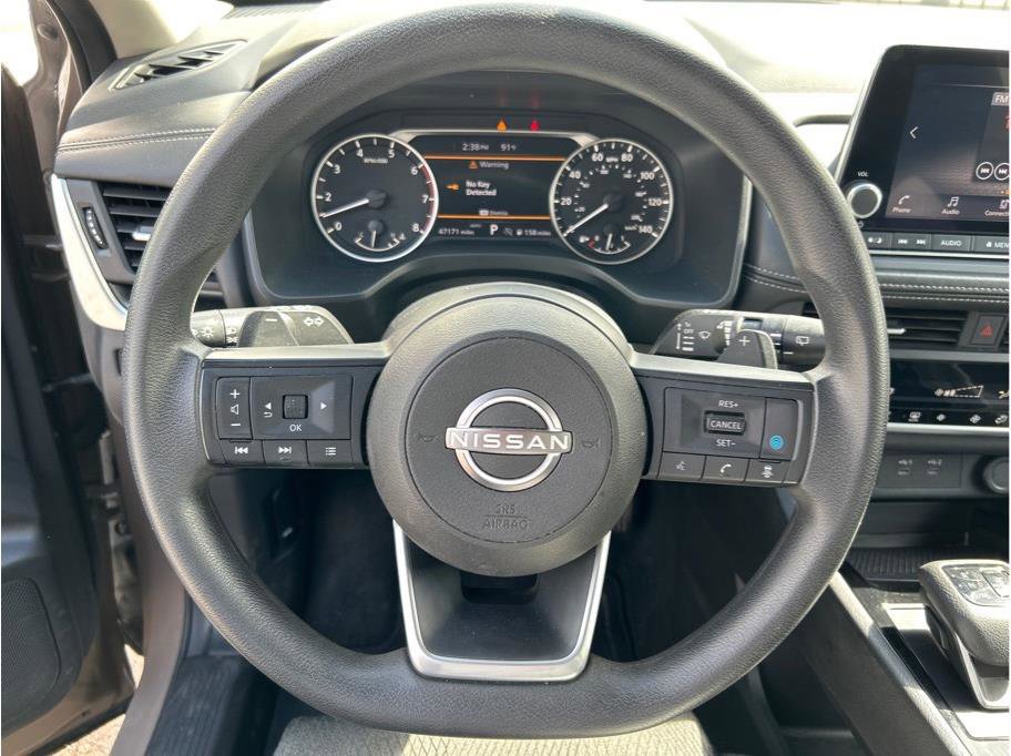 Used 2024 Nissan Rogue SV image 15
