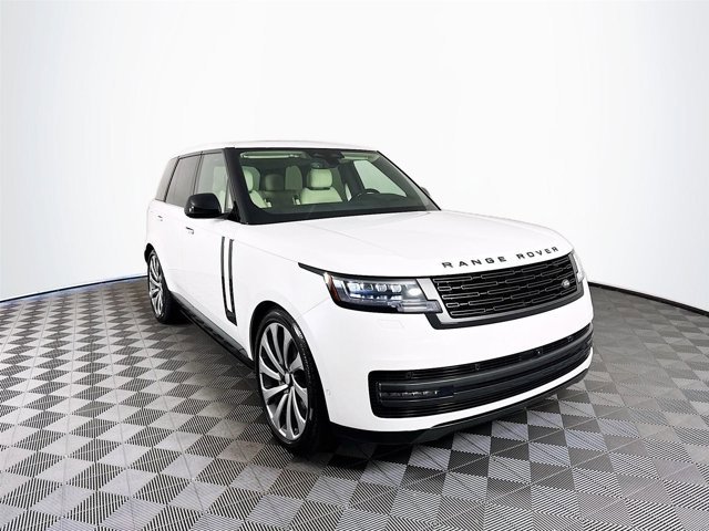 New 2025 Land Rover Range Rover SE