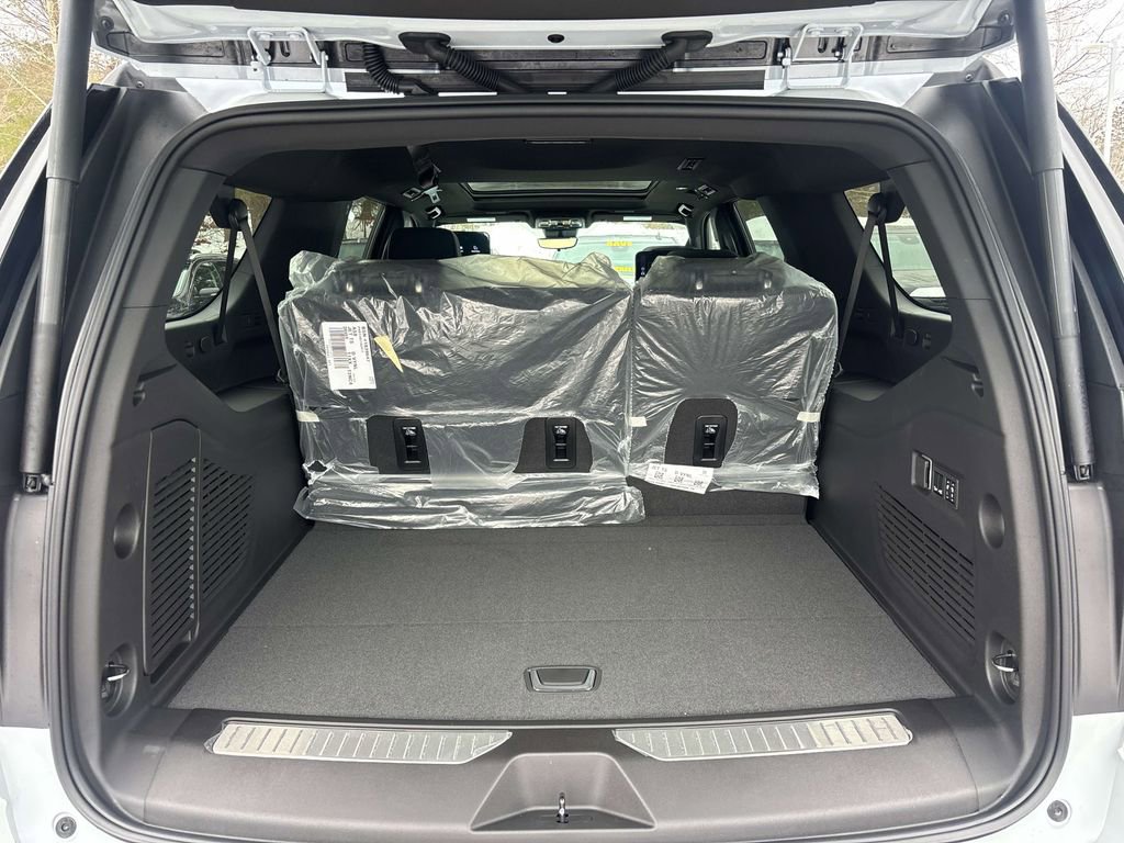 New 2026 GMC Yukon XL Denali w/ Denali Reserve Package image 4