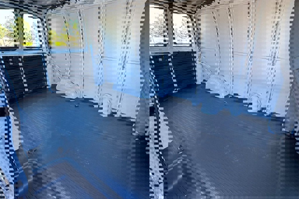 New 2025 Chevrolet Express 2500 w/ Enhanced Convenience Package image 12