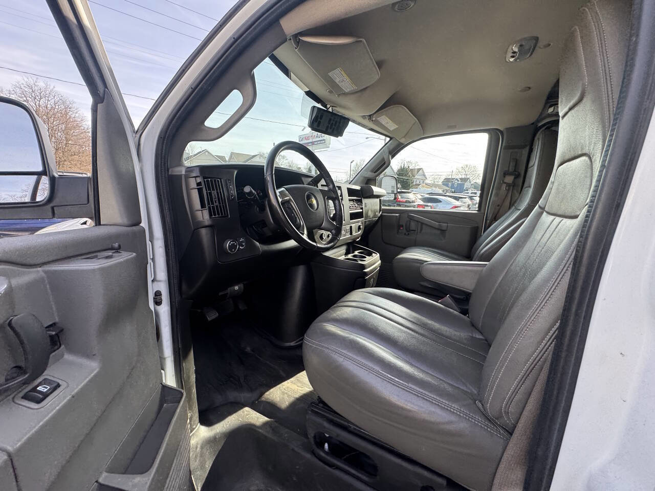 Used 2019 Chevrolet Express 3500 w/ Driver Convenience Package RWD image 28