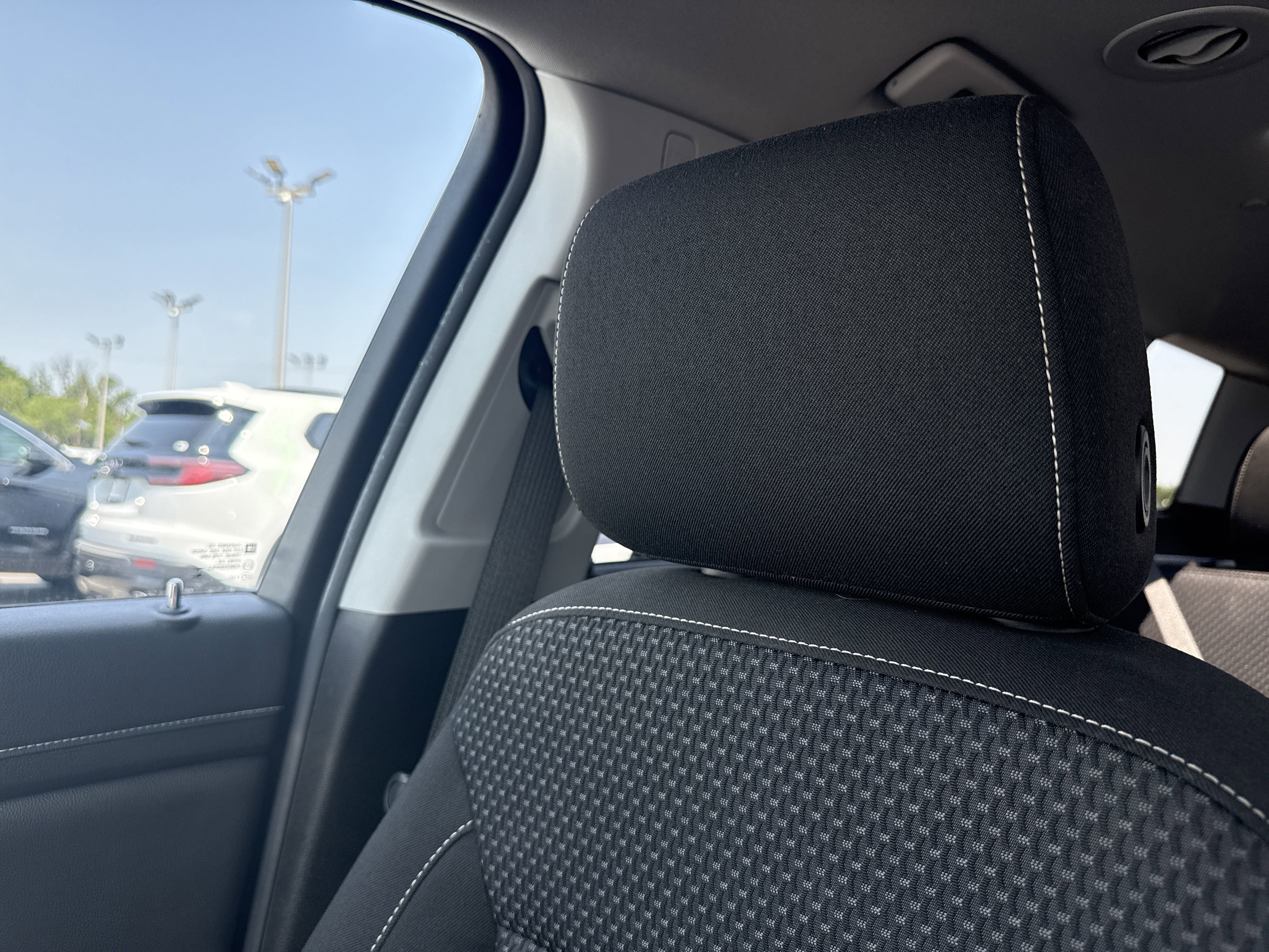 Certified 2022 GMC Acadia SLE w/ Driver Convenience Package image 21