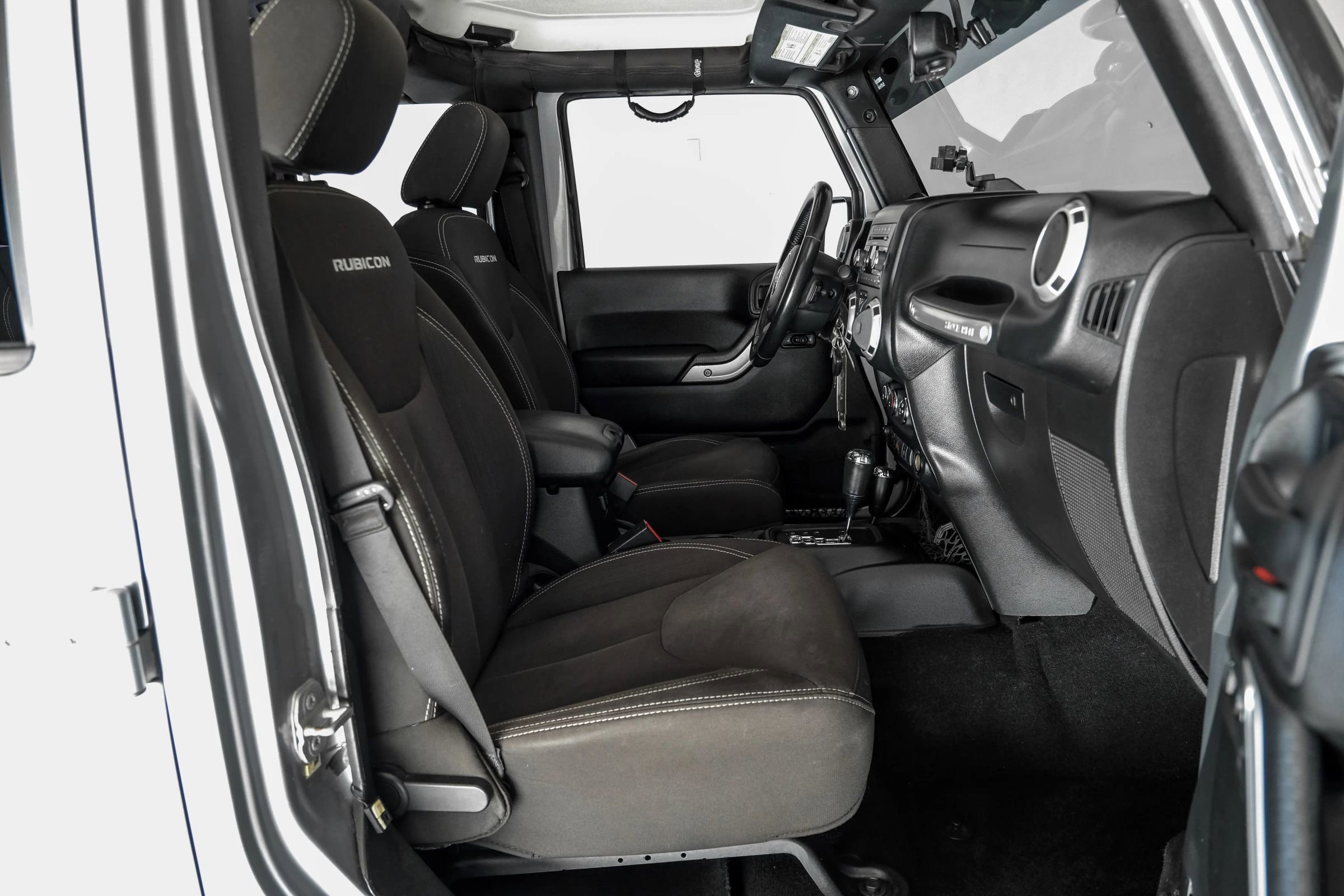 Used 2014 Jeep Wrangler Unlimited Rubicon w/ Max Tow Package image 30