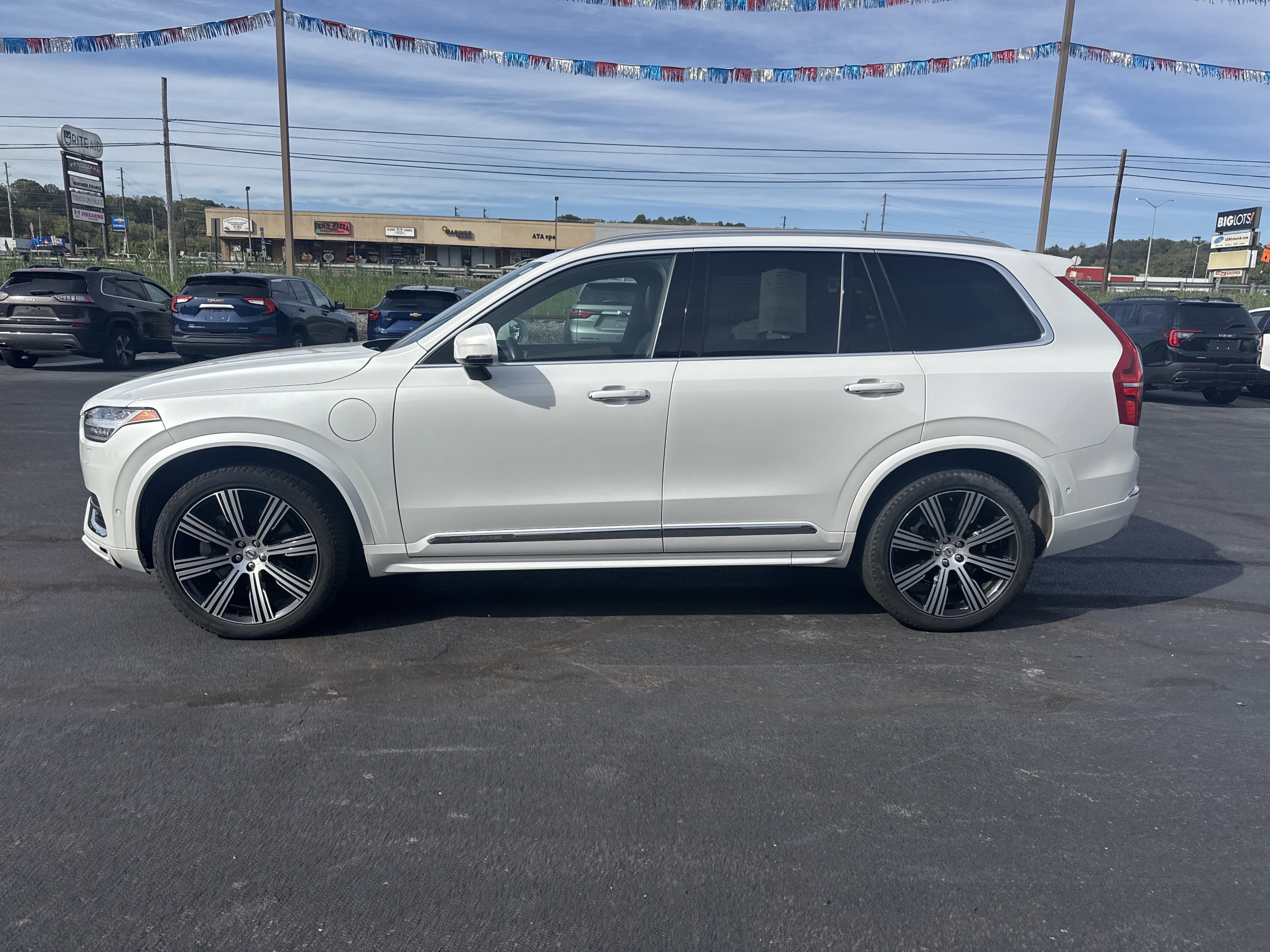 Used 2022 Volvo XC90 T8 Inscription image 7