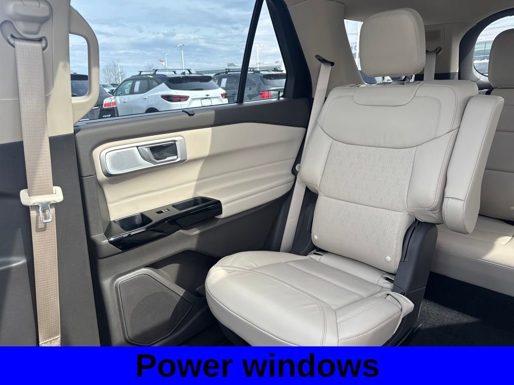 Used 2023 Ford Explorer Platinum w/ Technology Package image 13