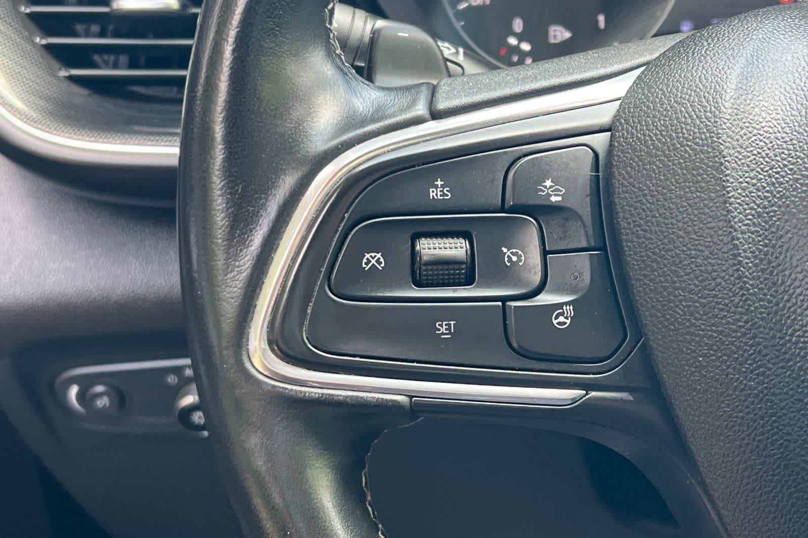 Used 2023 Buick Envision Essence FWD image 31